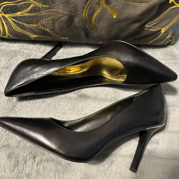 Ralph Lauren Sarina Pump - Picture 5 of 6